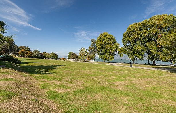 207 2410 Cornwall Avenue Kitsilano
