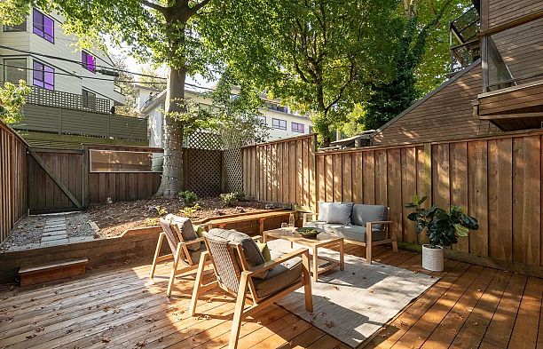 207 2410 Cornwall Avenue Kitsilano