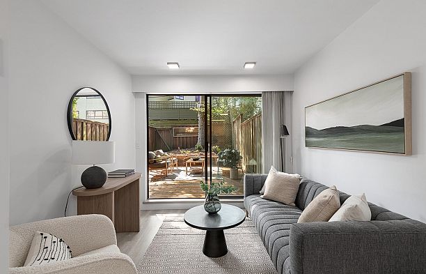 207 2410 Cornwall Avenue Kitsilano