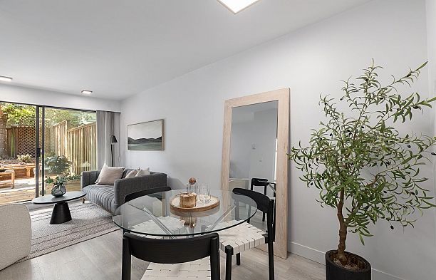 207 2410 Cornwall Avenue Kitsilano