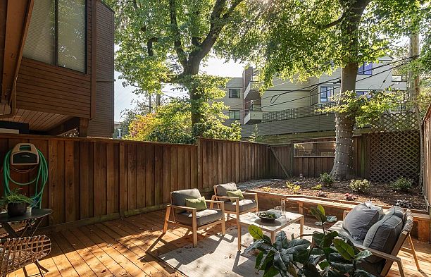 207 2410 Cornwall Avenue Kitsilano