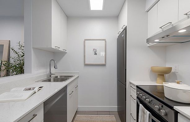 207 2410 Cornwall Avenue Kitsilano