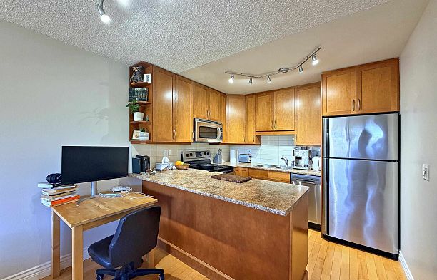 401 2920 Ash Street Fairview VW