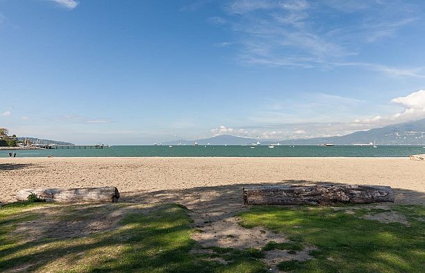 207 2410 Cornwall Avenue Kitsilano