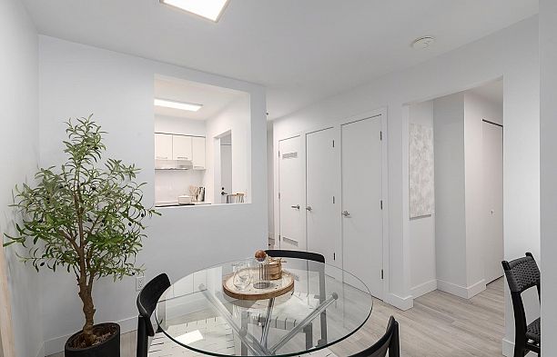 207 2410 Cornwall Avenue Kitsilano
