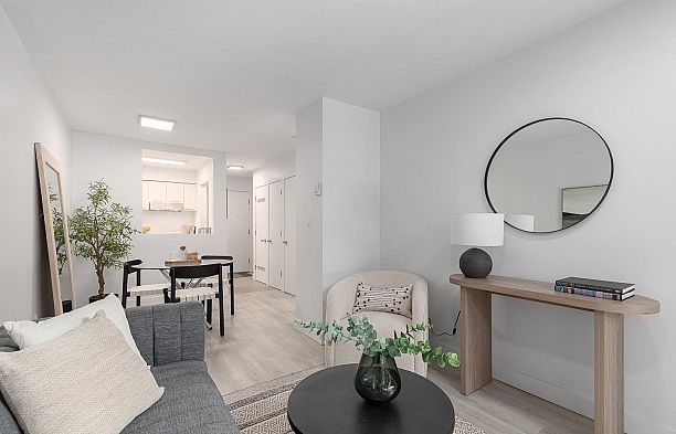 207 2410 Cornwall Avenue Kitsilano