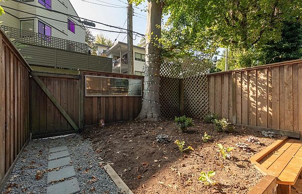 207 2410 Cornwall Avenue Kitsilano