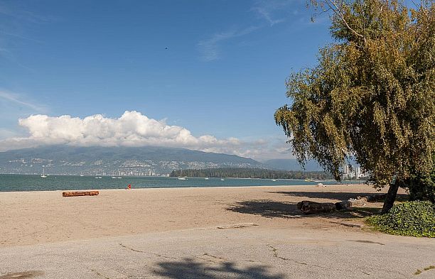 207 2410 Cornwall Avenue Kitsilano