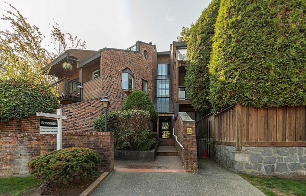 207 2410 Cornwall Avenue Kitsilano