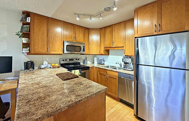 401 2920 Ash Street Fairview VW