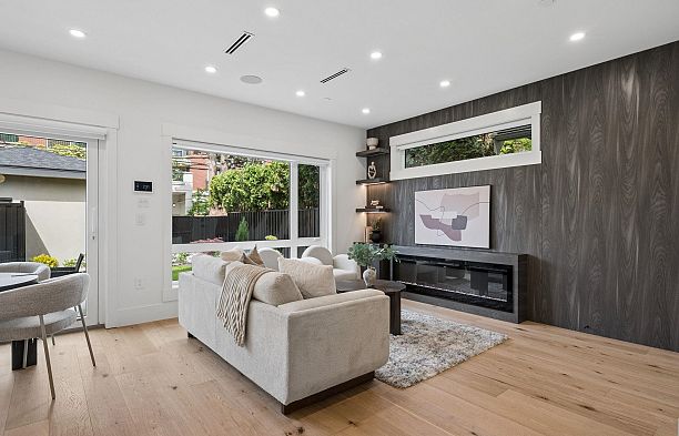 2 4549 W 11th Avenue Point Grey