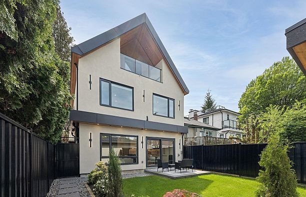 2 4549 W 11th Avenue Point Grey