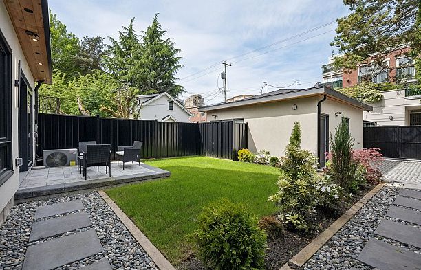 2 4549 W 11th Avenue Point Grey