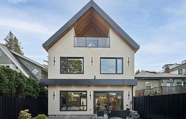 2 4549 W 11th Avenue Point Grey