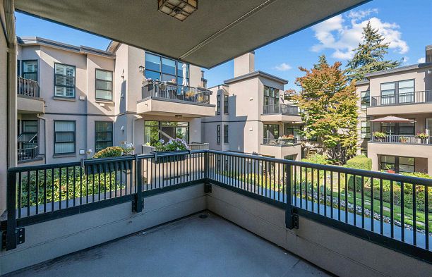 221 3769 W 7th Avenue Point Grey
