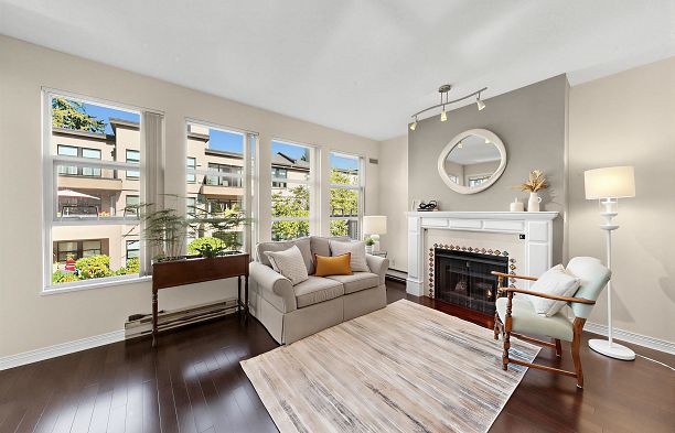 221 3769 W 7th Avenue Point Grey