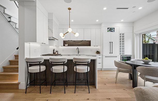 2 4549 W 11th Avenue Point Grey