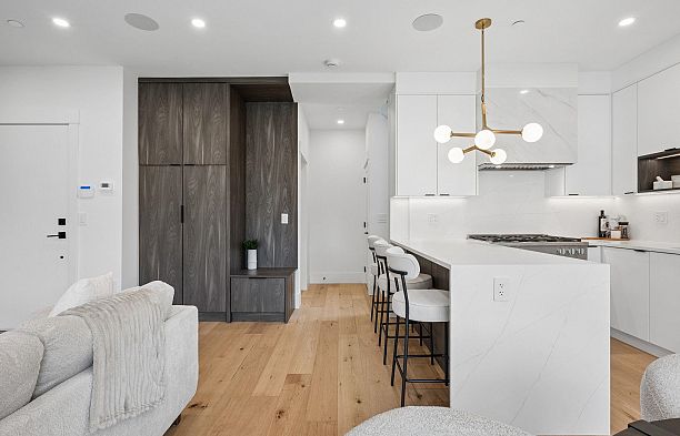 2 4549 W 11th Avenue Point Grey