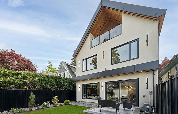 2 4549 W 11th Avenue Point Grey