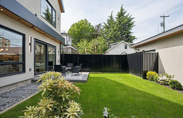 2 4549 W 11th Avenue Point Grey