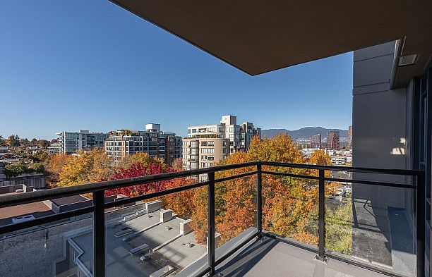 804 1650 W 7th Avenue Fairview VW