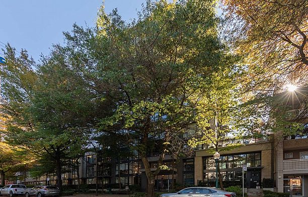 804 1650 W 7th Avenue Fairview VW