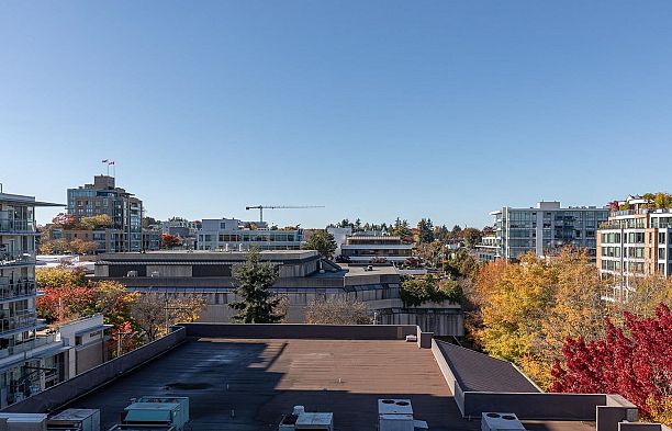 804 1650 W 7th Avenue Fairview VW