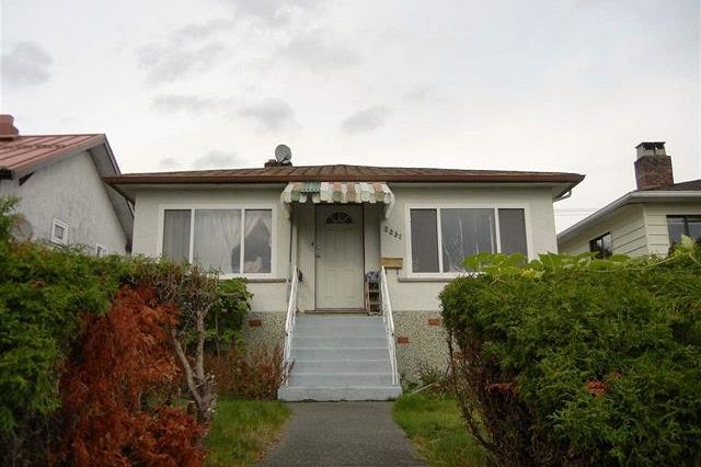 2831 E BROADWAY Vancouver, BC - 1