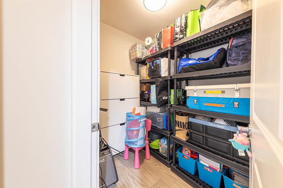 610 3533 Ross Drive Vancouver, BC - 3