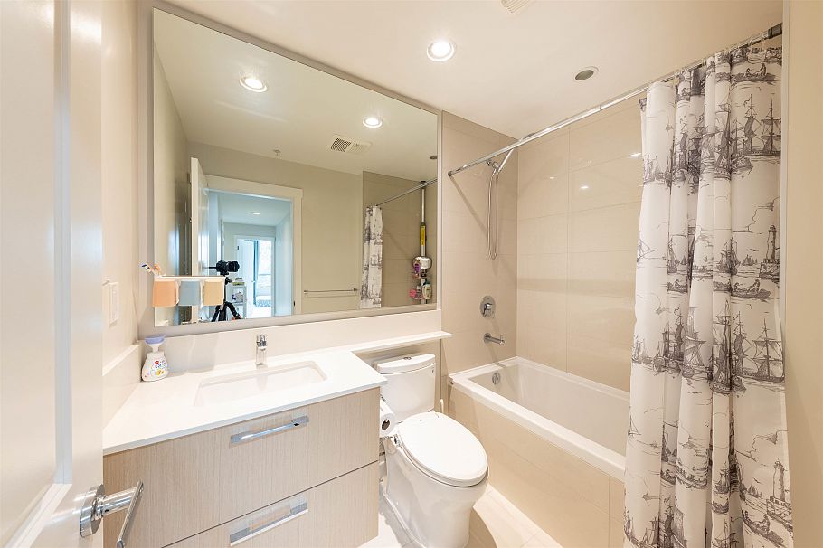 610 3533 Ross Drive Vancouver, BC - 5