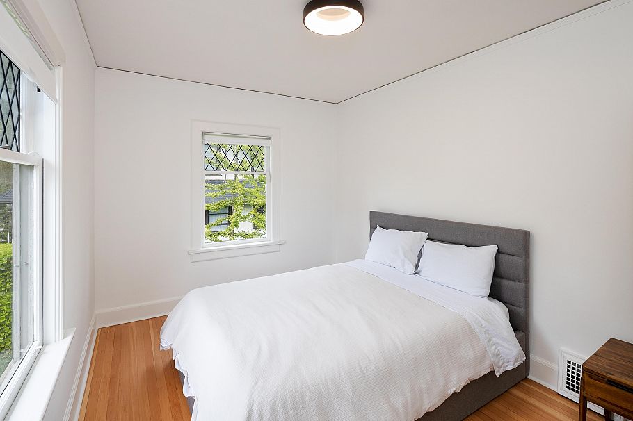 1121 W 16th Avenue Vancouver, BC - 32