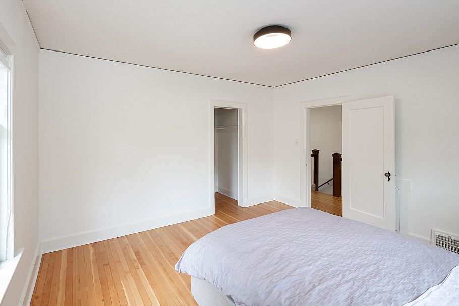 1121 W 16th Avenue Vancouver, BC - 9