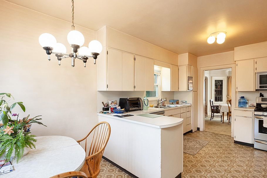 1121 W 16th Avenue Vancouver, BC - 26