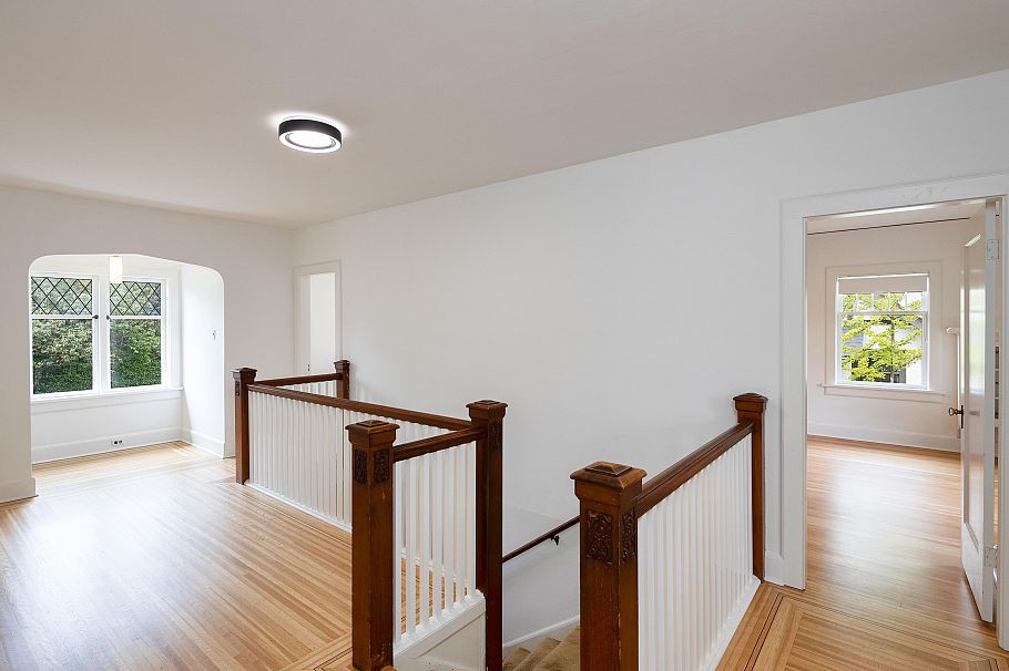 1121 W 16th Avenue Vancouver, BC - 27