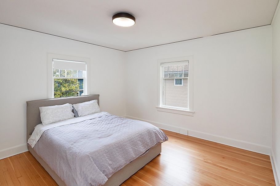 1121 W 16th Avenue Vancouver, BC - 8