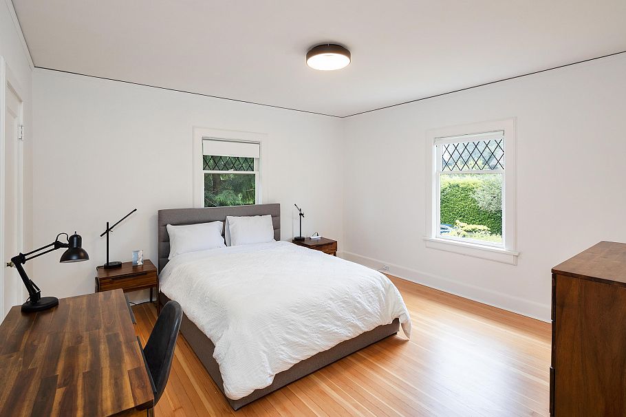 1121 W 16th Avenue Vancouver, BC - 18