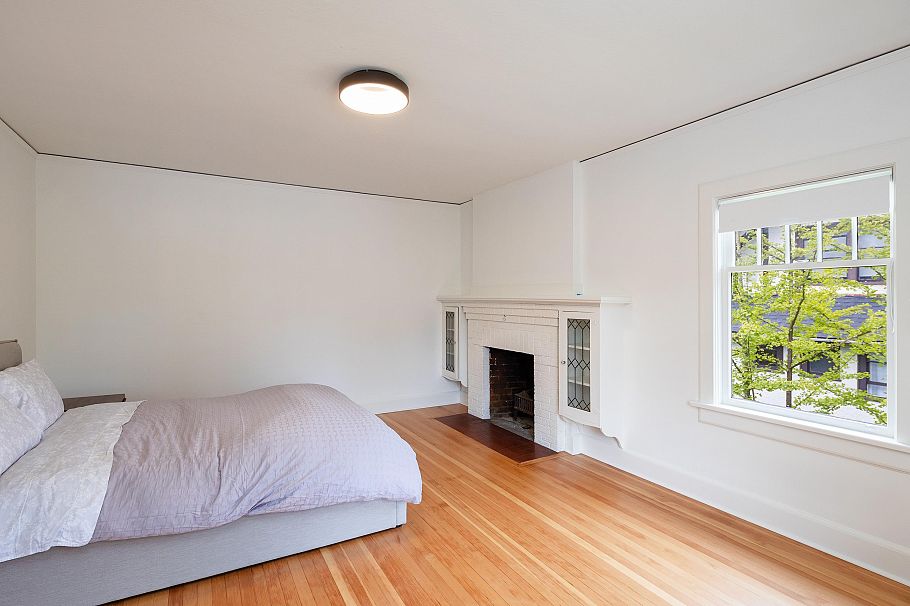 1121 W 16th Avenue Vancouver, BC - 3