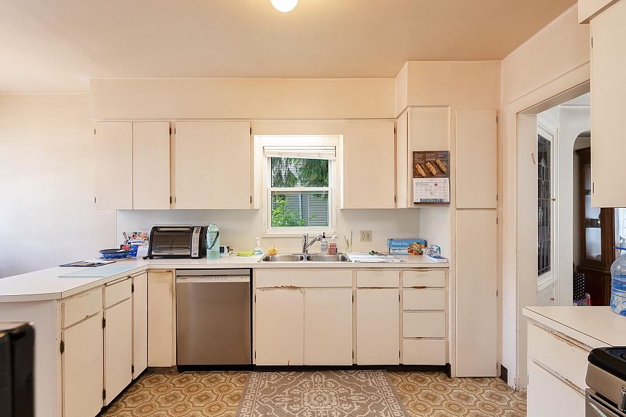 1121 W 16th Avenue Vancouver, BC - 14