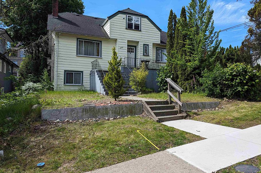 3594 W King Edward Avenue Vancouver, BC - 2