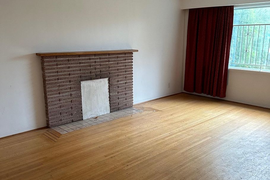 1929 E Broadway Vancouver, BC - 9