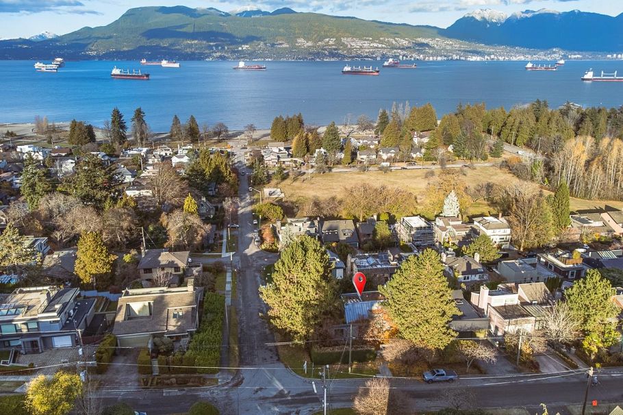 4489 W 2nd Avenue Vancouver, BC - 17