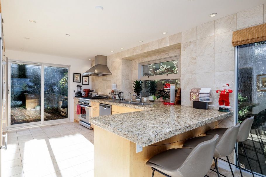 4489 W 2nd Avenue Vancouver, BC - 25