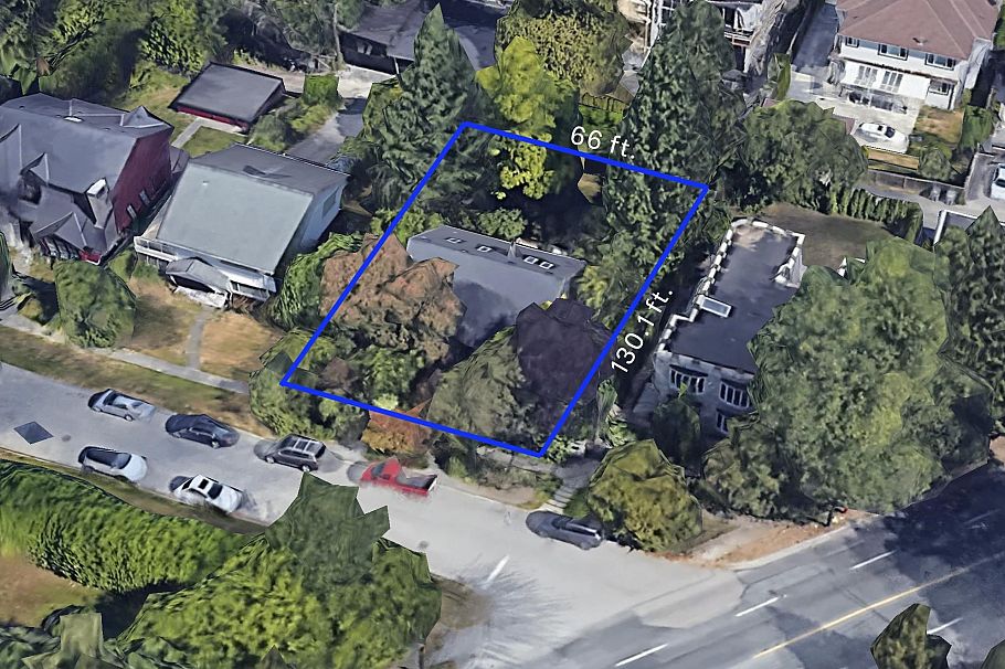 2115 W 34th Avenue Vancouver, BC - 2