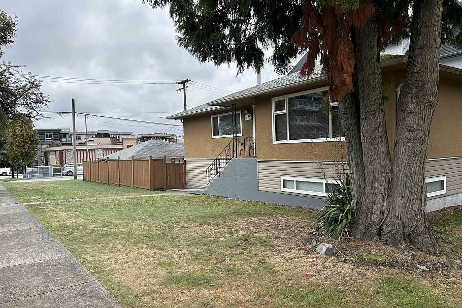 375 Skeena Street Vancouver, BC - 2