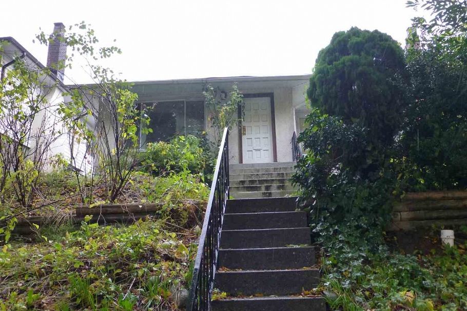 2731 E Broadway Vancouver, BC - 1