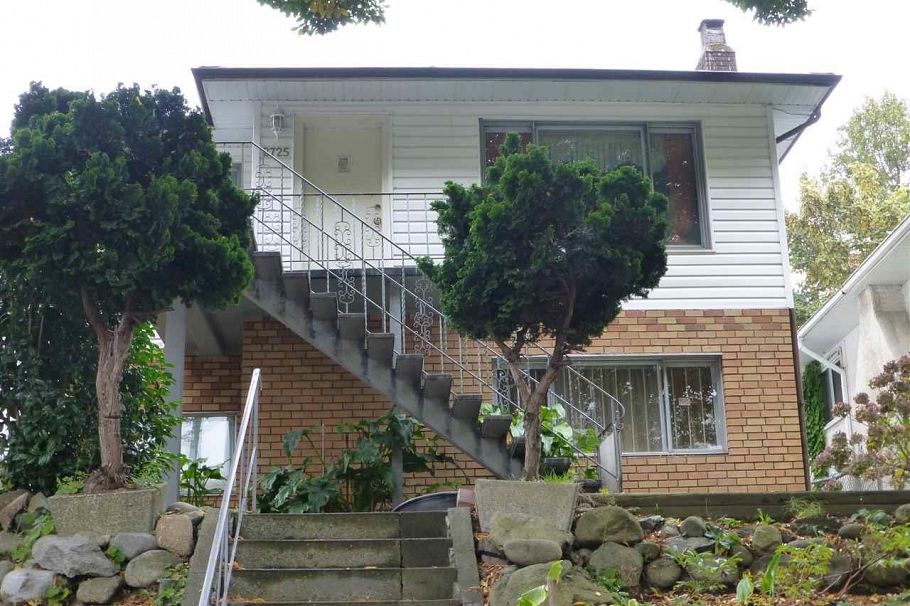 2725 E BROADWAY Vancouver, BC - 1
