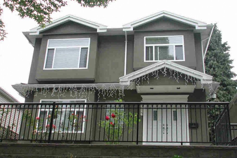 2715 E BROADWAY Vancouver, BC - 1