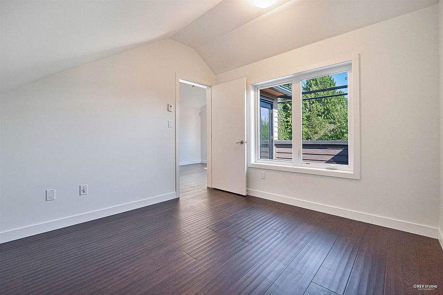 3853 W 14th Avenue Vancouver, BC - 14