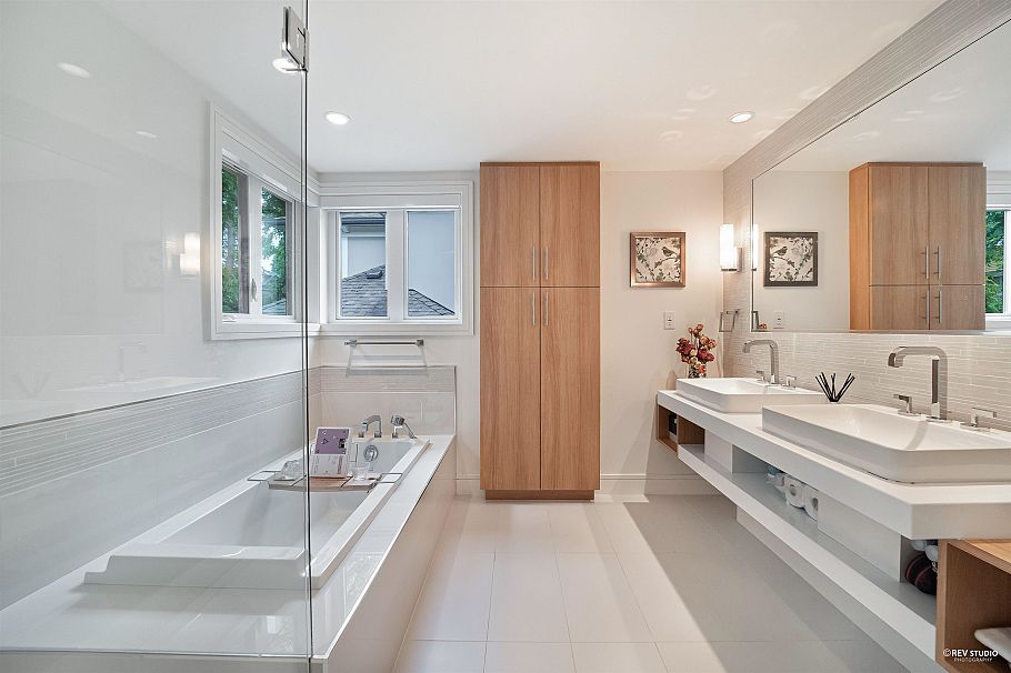 3853 W 14th Avenue Vancouver, BC - 33