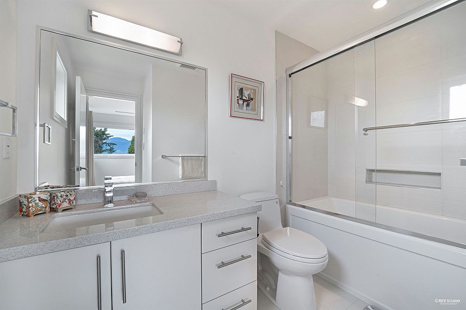 3853 W 14th Avenue Vancouver, BC - 21